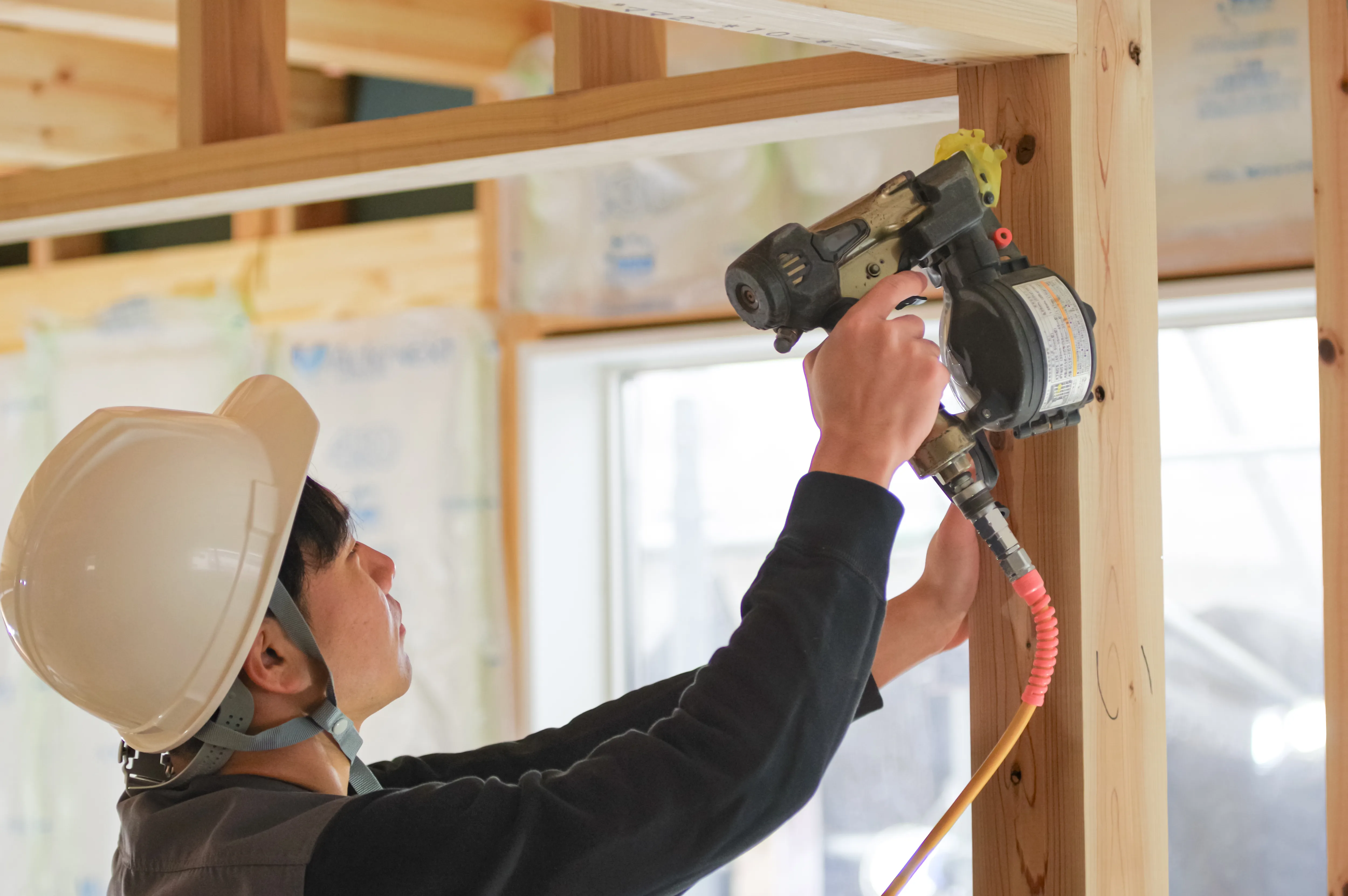 建設会社の採用ページに掲載する写真｜現場で働くスタッフ